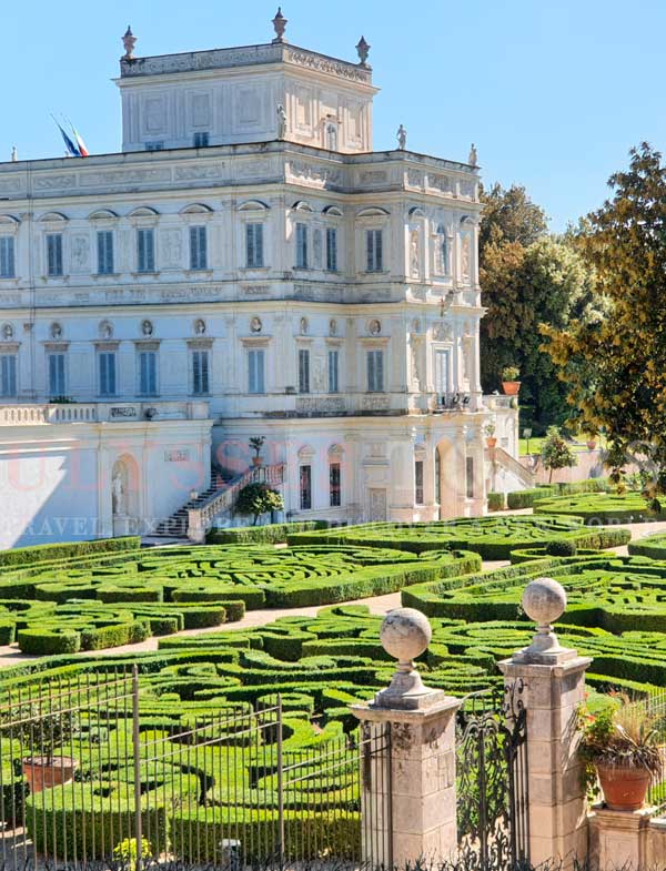 Janiculum Hill & Villa Pamphili Gardens Tour
